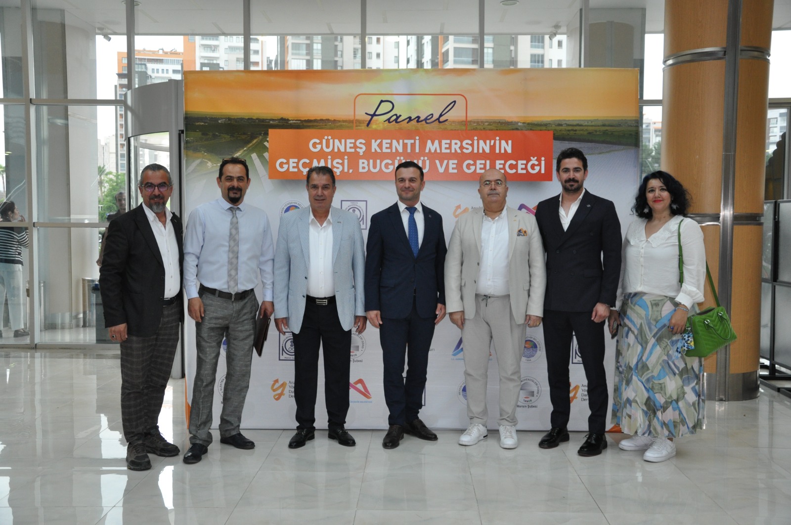 Mersin Valiliği tarafından düzenlenen 19 Mayıs Atatürk'ü Anma Gençlik ve Spor Bayramı törenlerine Başkanımız Hasan Hüseyin İpek ve başkan yardımcımız Kemal Kaçmaz katılmışlardır.