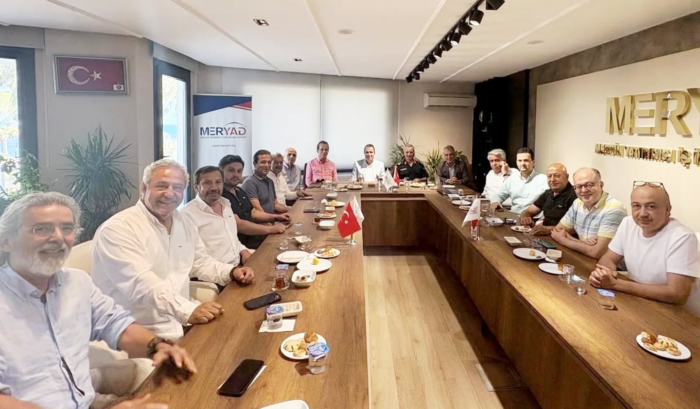 Mersin İl Jandarma Komutanımız Tuğgeneral Sn. Ercan ATASOY derneğimizi ziyaret ettiler.