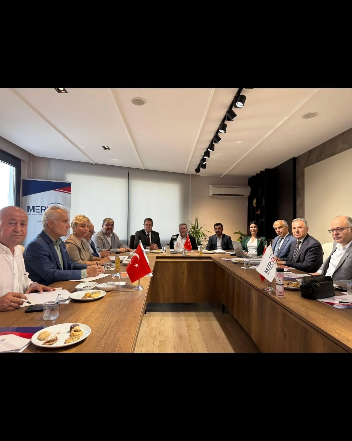 Mersin Valiliği tarafından düzenlenen 19 Mayıs Atatürk'ü Anma Gençlik ve Spor Bayramı törenlerine Başkanımız Hasan Hüseyin İpek ve başkan yardımcımız Kemal Kaçmaz katılmışlardır.