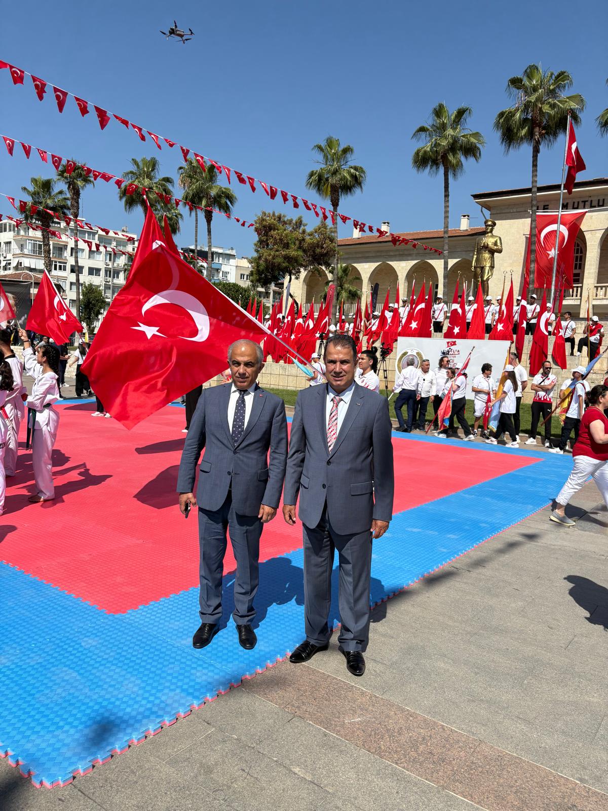 Mersin Valiliği tarafından düzenlenen 19 Mayıs Atatürk'ü Anma Gençlik ve Spor Bayramı törenlerine Başkanımız Hasan Hüseyin İpek ve başkan yardımcımız Kemal Kaçmaz katılmışlardır.