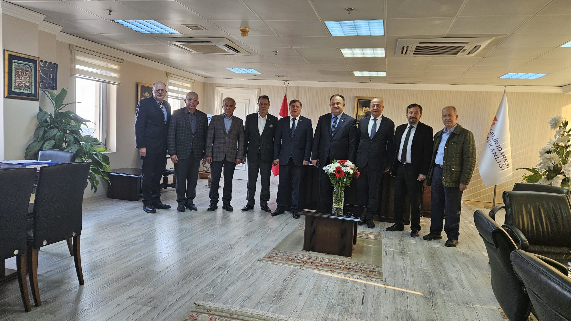 Cumhur İttifakı Büyükşehir belediye başkan adayı Serdar Soydan derneğimiz ziyaret etti.
